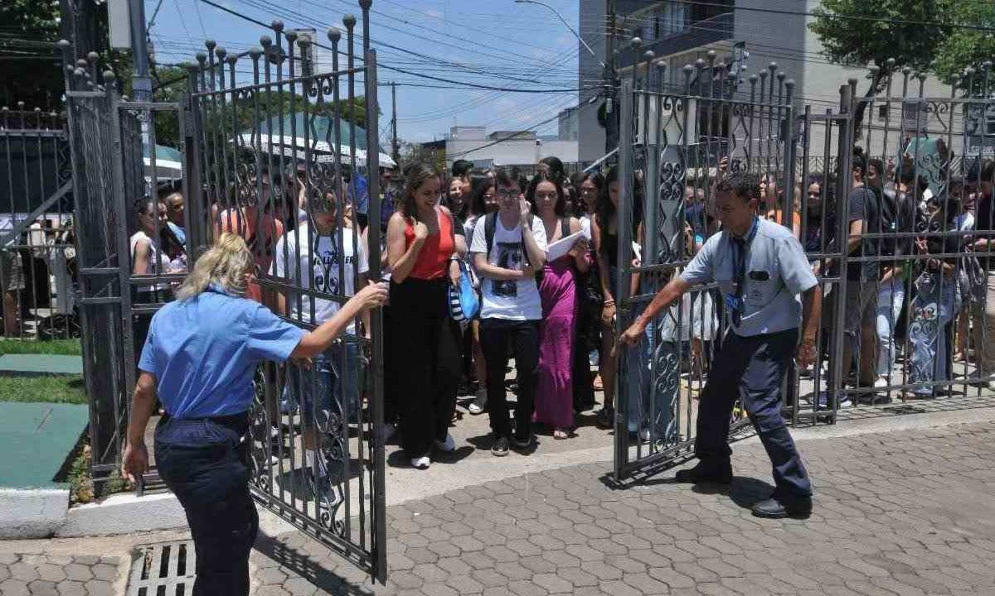 Os portões fechados do Enem e a necessidade de levar o direito a sério