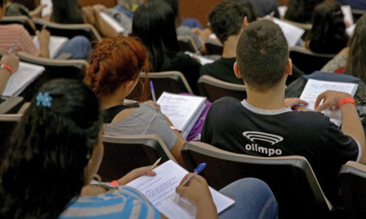 Inscrições para vagas remanescentes do Fies acabam hoje - Wilson Dias Agência Brasil