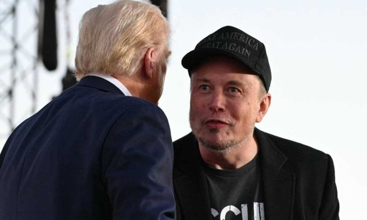 Embora Trump tenha criticado veículos elétricos durante a campanha, ele suavizou o tom após o apoio de Musk -  (crédito: Jim WATSON / AFP)