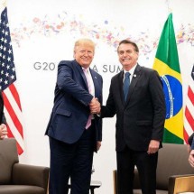 Eduardo Bolsonaro durante encontro com Donald Trump em 2019, na Casa Branca -  (crédito: Joyce N. Boghosian/Casa Branca)