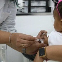 Sem gotinha, entenda como fica novo esquema vacinal contra a pólio - Rovena Rosa Agência Brasil 