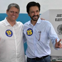 Tarcísio evita entrevistas após associar voto em Boulos ao PCC