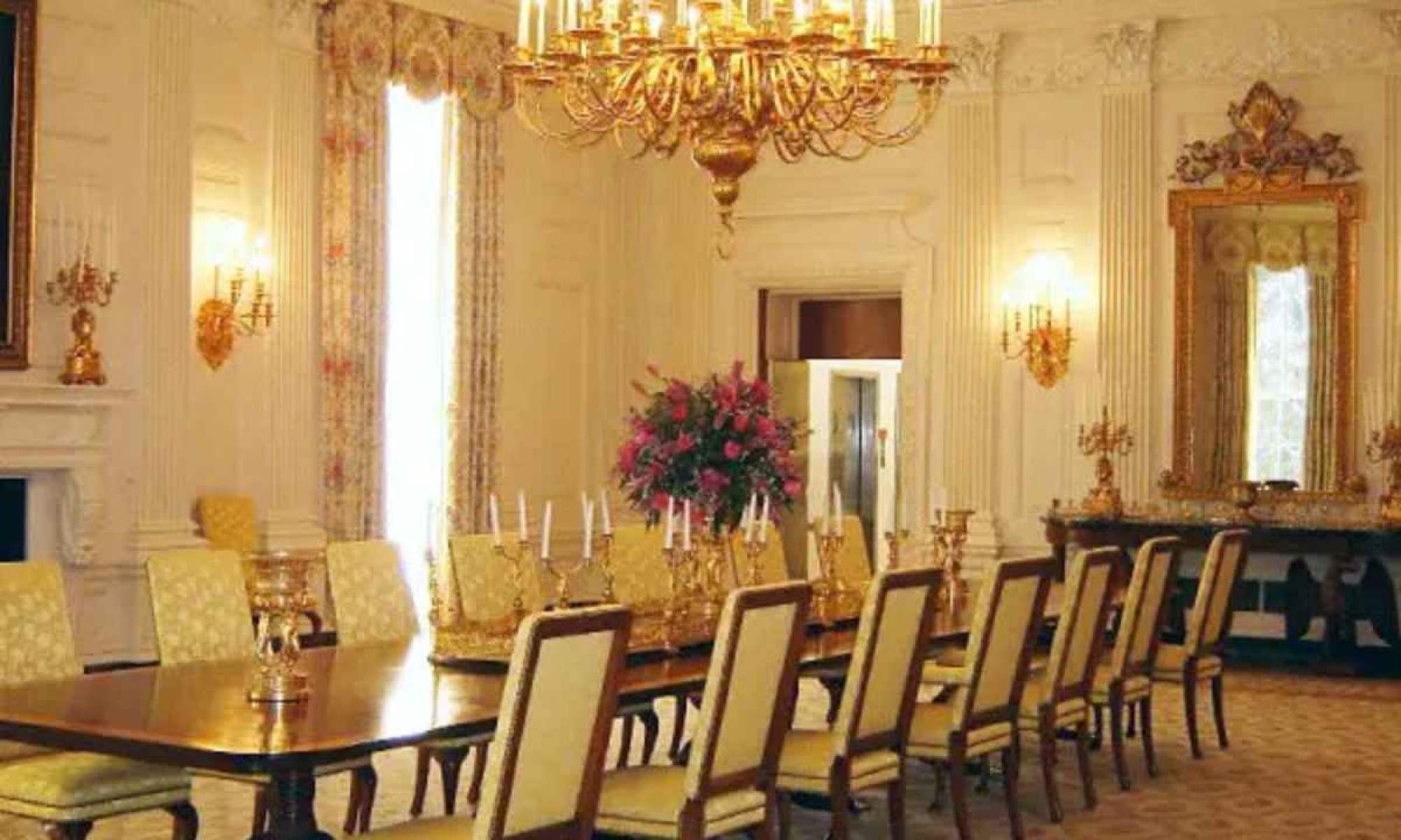 Sala de jantar do Estado, destinado a receber jantares formais a mando do presidente