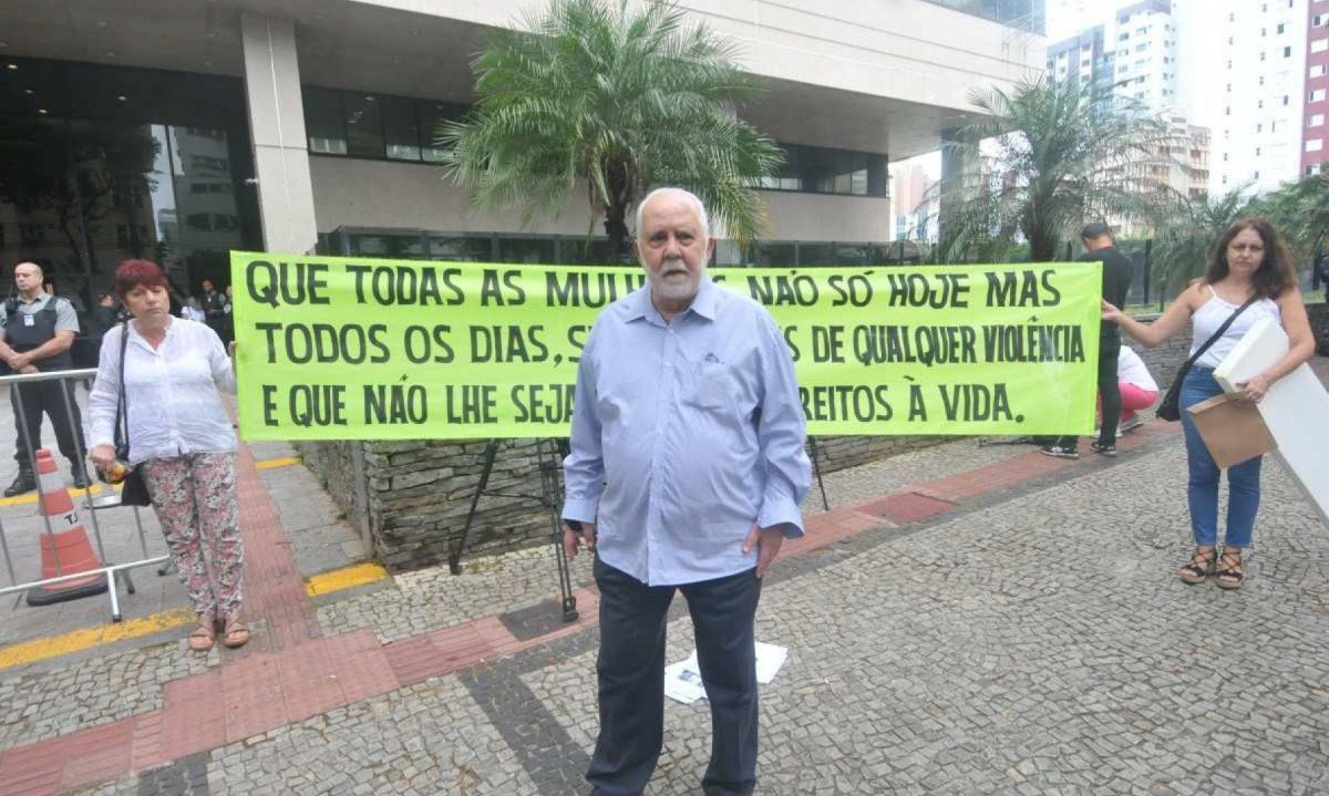 Marco Aurélio Silva, pai de Lorenza Pinho, em 29 de março do ano passado, em uma das audiências realizadas pela Justiça     -  (crédito: Leandro Couri/EM/D.A. Press -  29/03/2023)