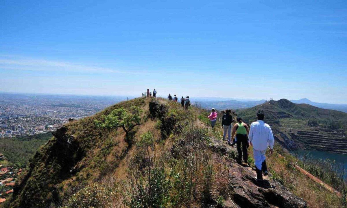 Parque da Serra do Curral, inaugurado em 2012, teve parte das trilhas desativada nos anos seguintes -  (crédito: Alexandre Guzanshe/EM/D.A Press (27/09/2012))