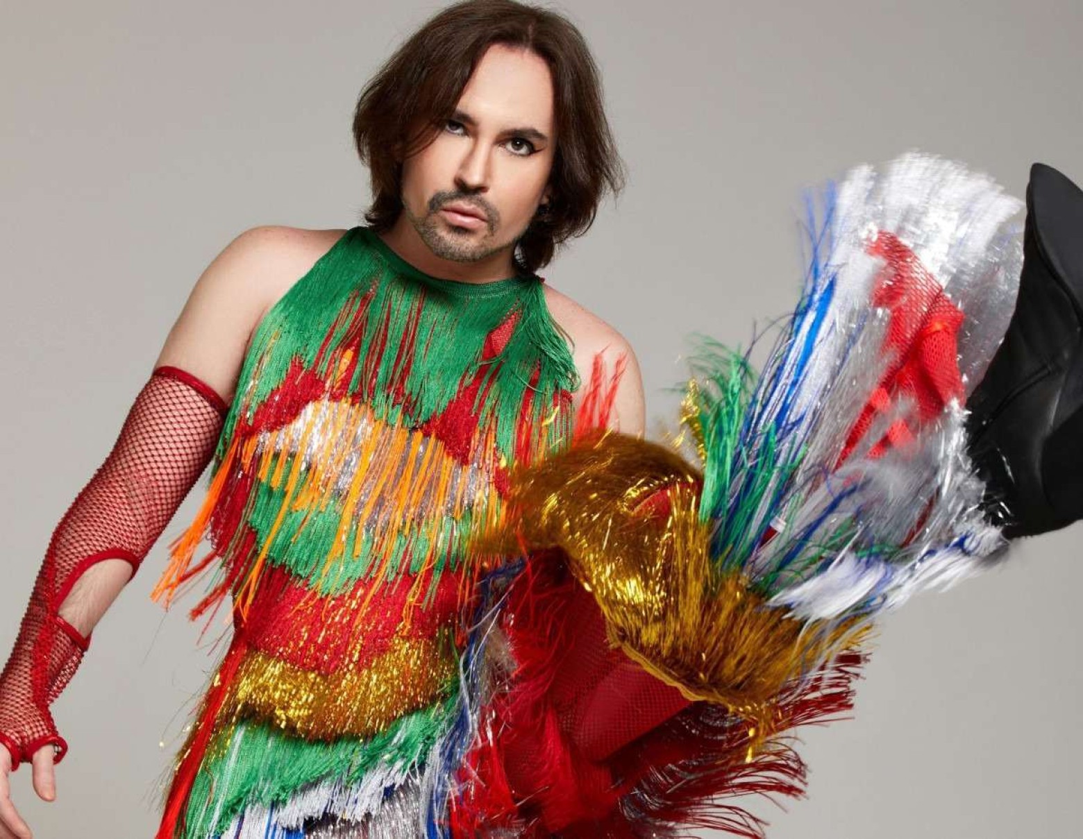 Johnny Hooker canta em BH no sábado, prometendo causar impacto