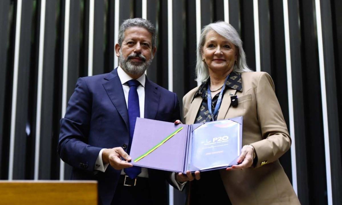 Arthur Lira passou a presidência do P20 para a vice-presidente da Assembleia Nacional da África do Sul, Annelie Lotriet -  (crédito: Roque de Sá/Agência Senado)