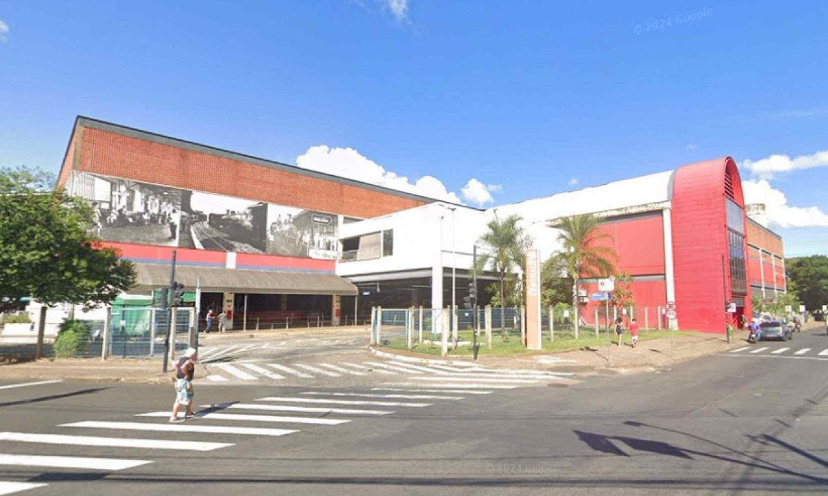 Bebê nasce no banheiro do Terminal Central de Uberlândia -  (crédito: reproduÃ§Ã£o/Google Street View)