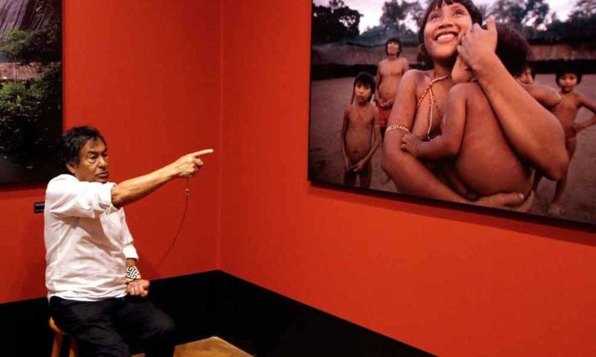 Ailton Krenak na exposição sobre a Amazônia em cartaz no Centro Cultural Banco do Brasil -  (crédito: Jair Amaral/EM/D.A Press)