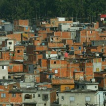 Jovens negros são população predominante nas favelas, mostra Censo - Antônio Gaudério/Folhapress