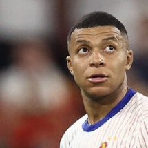 Acusação de estupro tirou Mbappé da Seleção Francesa, diz jornal -  AFP