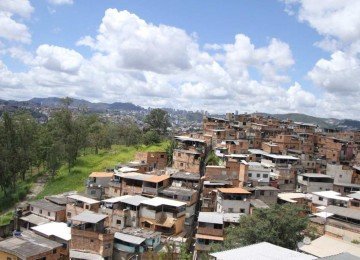  Na foto, vista do Bairro Cabana do Pai Tomas, segunda maior favela de Minas Gerais -  (crédito: Edesio Ferreira/EM/D.A Press)
