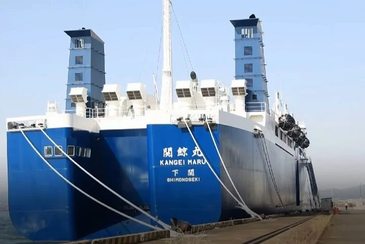 Japão ignora apelo de ambientalistas e lança maior navio 