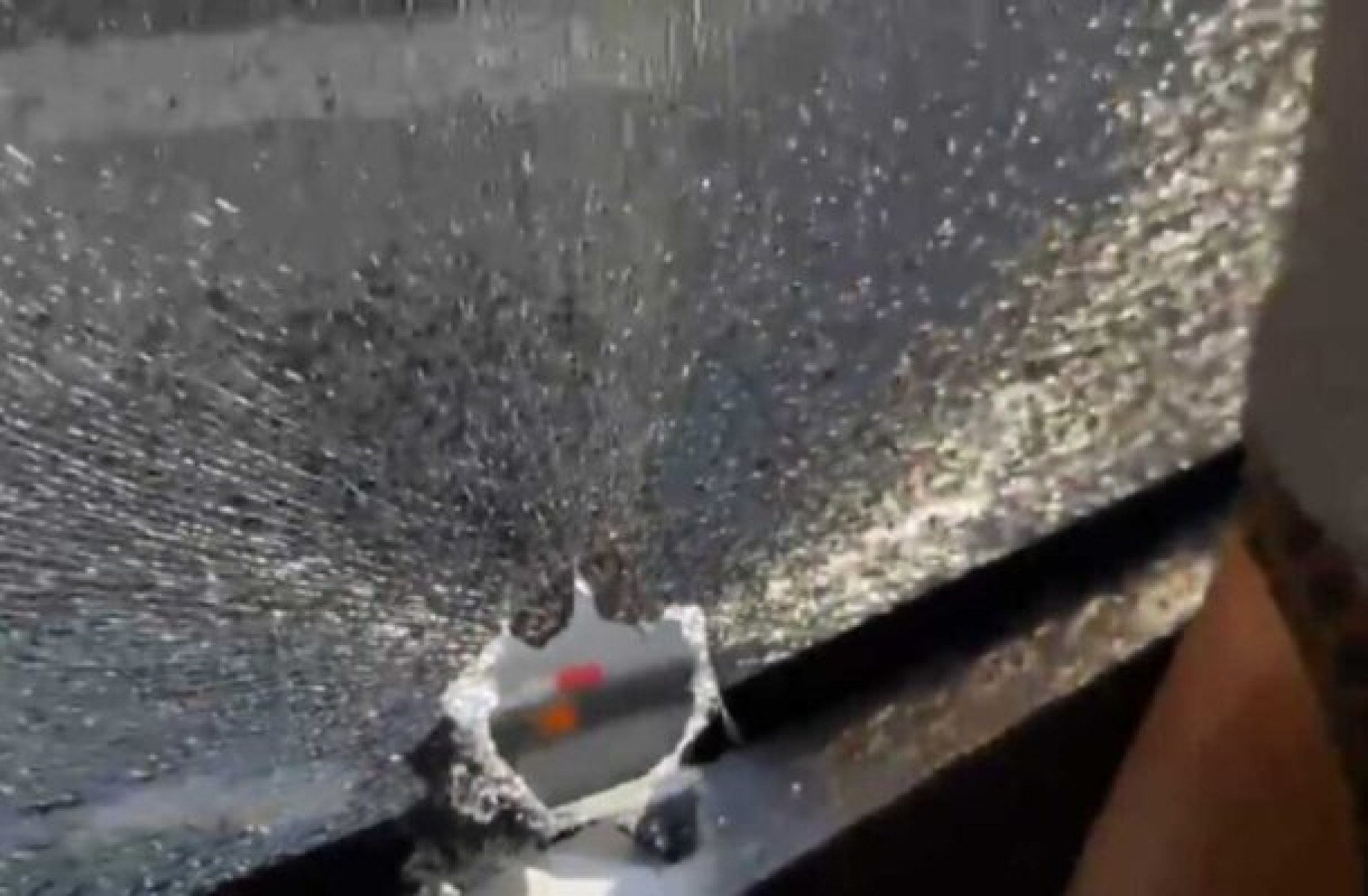 ??nibus do Corinthians é apedrejado antes de chegar ao Barradão para jogo com o Vitória