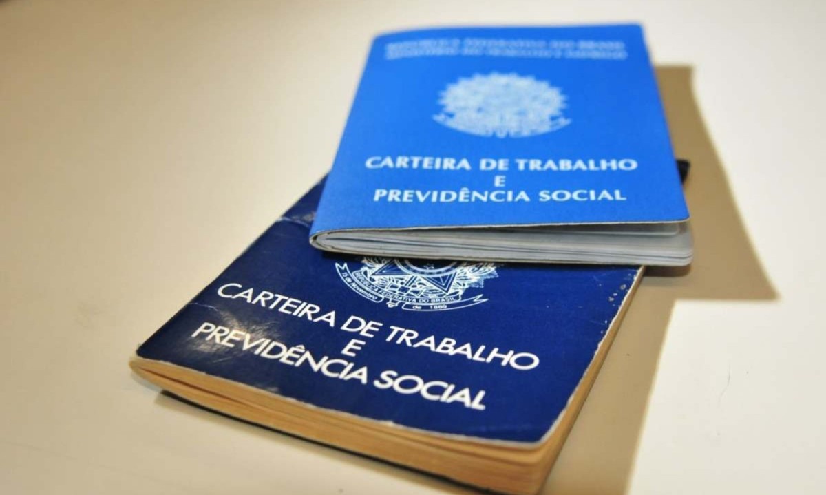 Carteira de trabalho -  (crédito: Gladyston Rodrigues/EM/D.A Press)