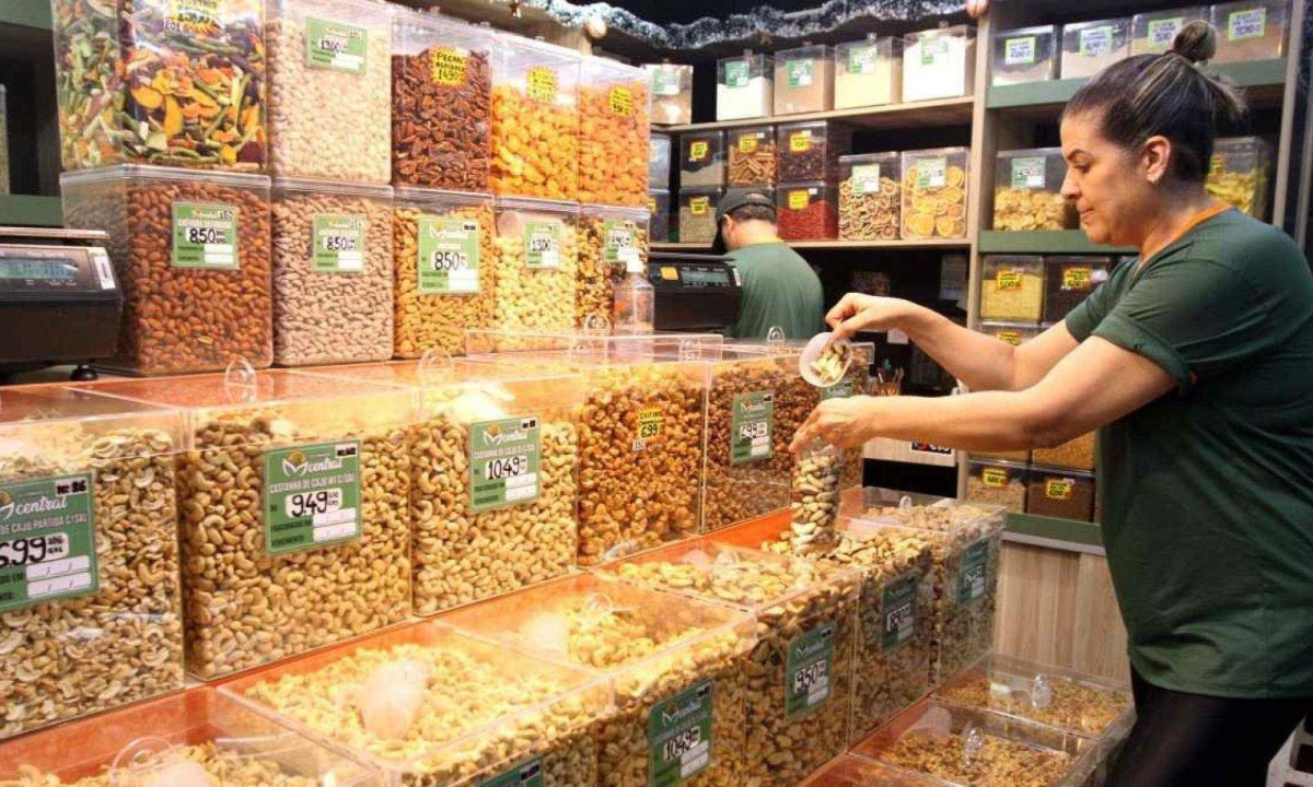 Preços dos produtos da ceia de Natal apresentam grande variação, sendo recomendado pesquisar antes de comprar -  (crédito: Jair.Amaral/EM/D.A Press)