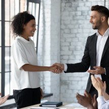 Certos comportamentos aumentam as chances de efetivação no emprego temporário (Imagem: fizkes | Shutterstock)  -  (crédito: EdiCase)