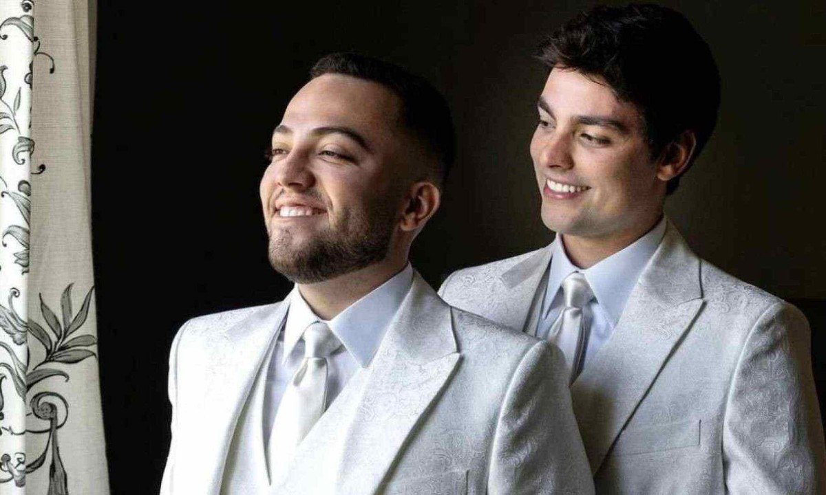 Casamento do youtuber com o noivo Lucas Bley aconteceu no Palácio Tangará, em São Paulo -  (crédito: Divulgação/@annaquast @rickyarruda)