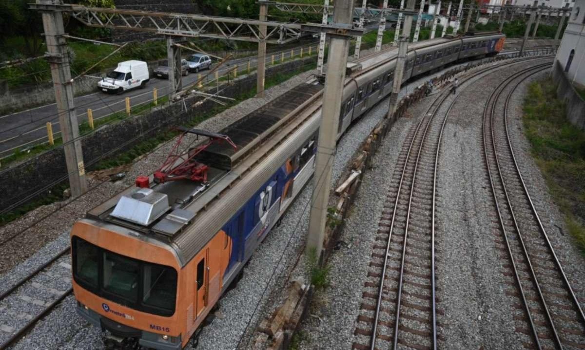 Trecho de 245 metros, entre as estações Santa Efigênia e Santa Tereza, vai ser substituído -  (crédito: Leandro Couri/EM/D.A.Press. Brasil. MG.Belo Horizonte)