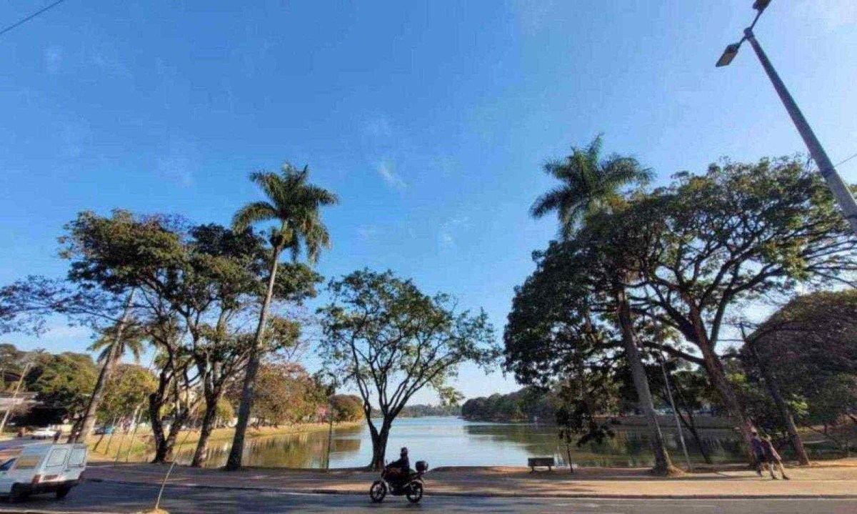 Trecho da orla da Lagoa da Pampulha é interditado para obras -  (crédito: Gladyston Rodrigues/EM/D.A Press)