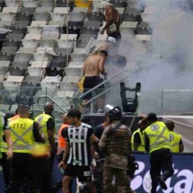 Arena do Galo interditada por causa de bandidos que não representam clube - Alexandre Guzanshe/EM/D.Press