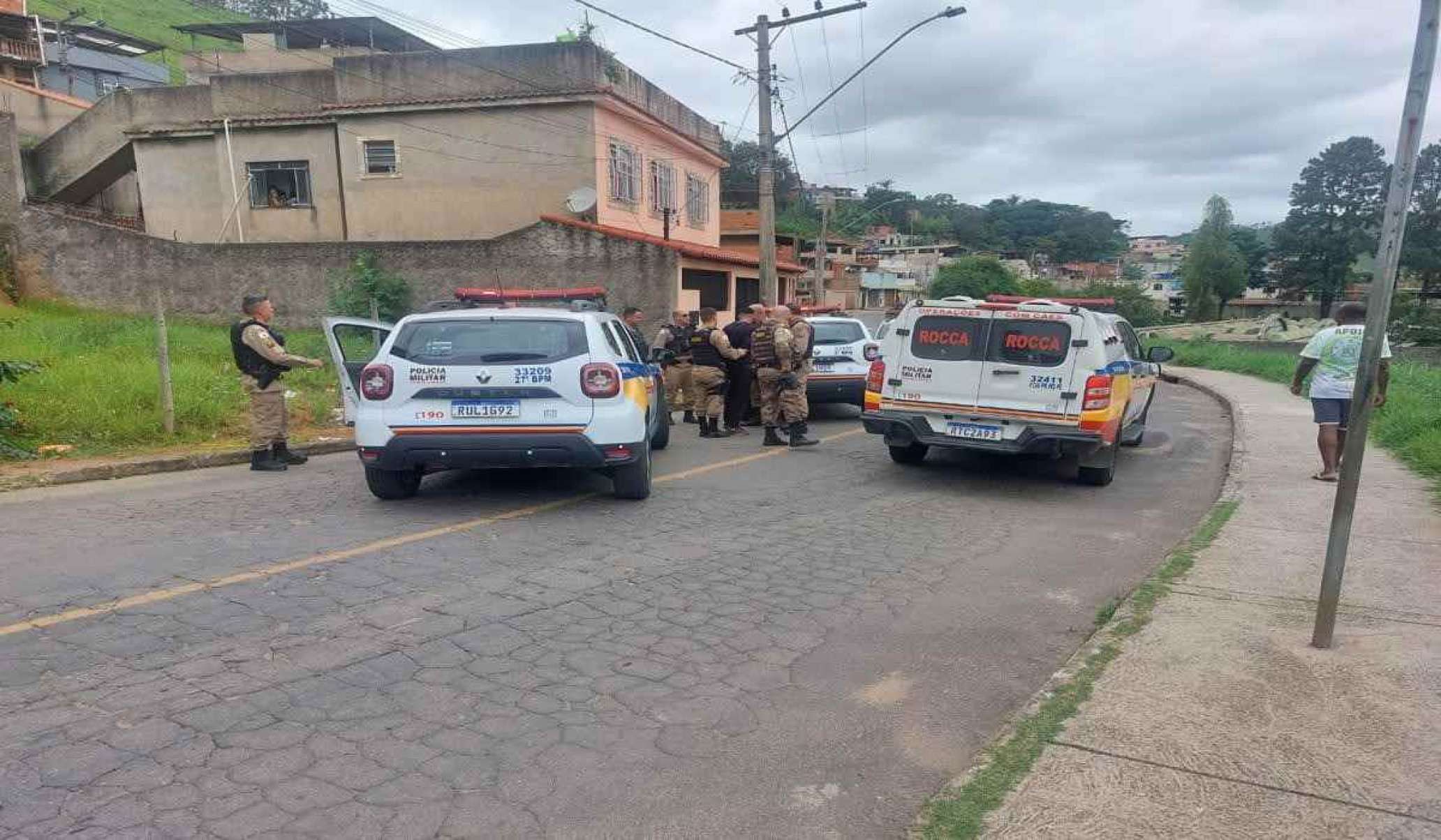 Suspeito é preso por roubo de três carros e confronto com a PM