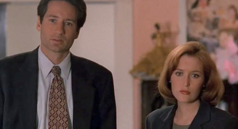 O episódio 13 (Irresistible), ainda da segunda temporada, é um dos mais assustadores da série. Nele, Mulder e Scully investigam um fetichista Donnie Pfaster (Nick Chinlund) que sequestra e mata mulheres.