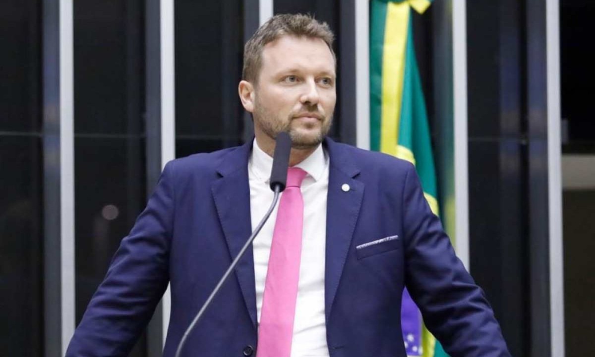 Deputado Maurício Marcon atacou proposta de Erika Hilton e disse que modelo proposto pela esquerda não funciona

 -  (crédito: Mario Agra/Câmara dos Deputados)