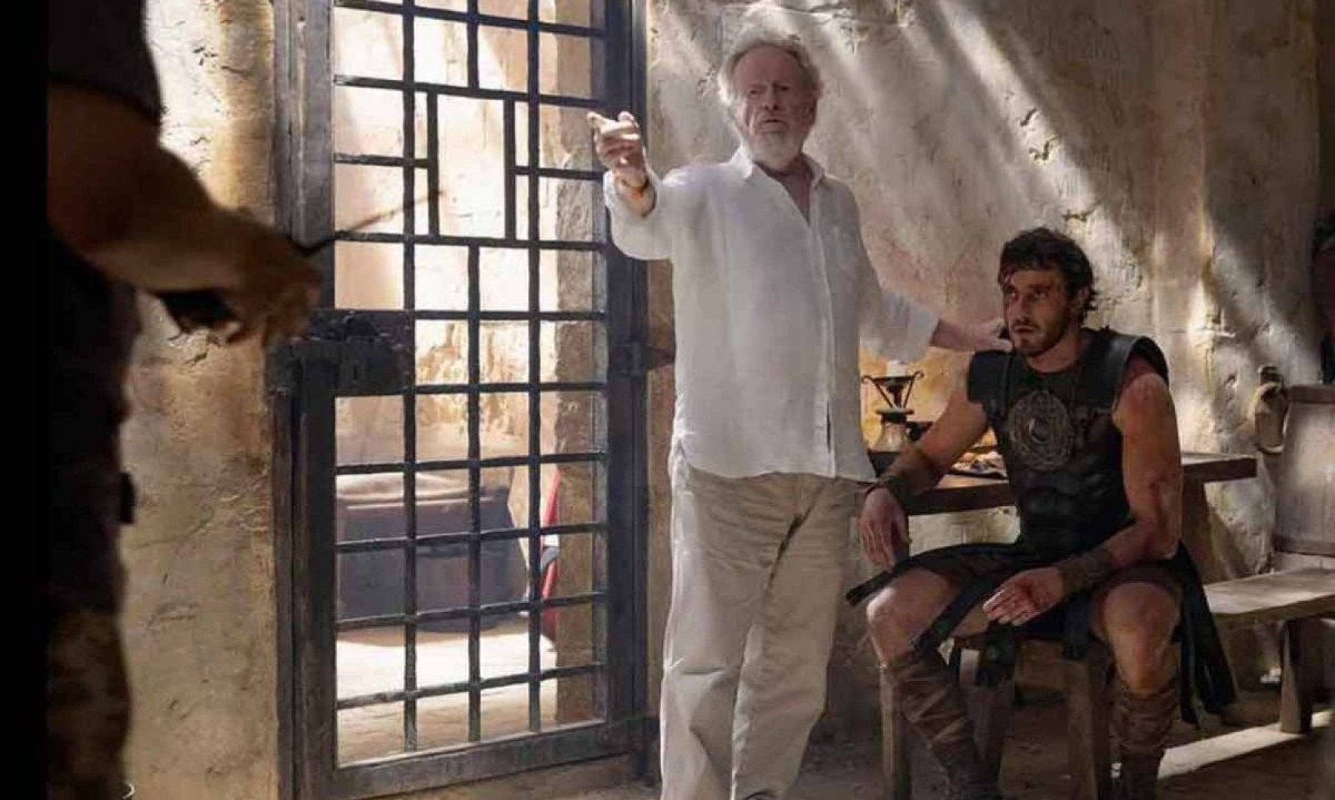 Ridley Scott dirige Paul Mescal, o gladiador Lucius, jovem escravizado obrigado a lutar no Coliseu -  (crédito: Aidan Monaghan/Paramount)