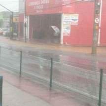 BH: chuva 'extremamente forte' provoca alagamentos e interdição de ruas - Renata Galdino / EM. / D.A
