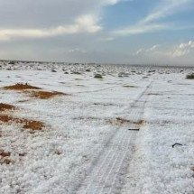 Neve no deserto: fenômeno raro atinge região na Arábia Saudita - Reprodução/X