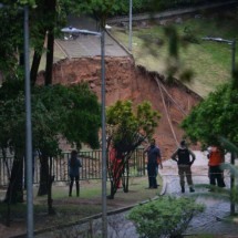 BH: rompimento de barragem contribuiu para alagar avenidas com novas bacias - Tulio Santos/EM/D.A Press