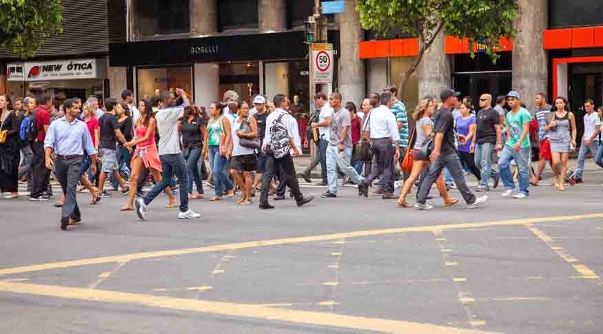 O Brasil tem grande índice de concentração populacional, já que 56% do seus habitantes vive em apenas 5% dos municípios. São 115,6 milhões morando em 319 cidades