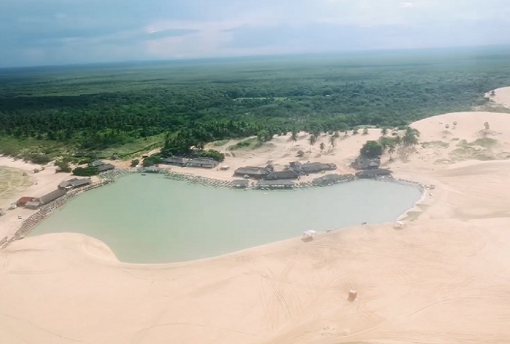 Fundado em fevereiro de 2002, o Parque Nacional de Jericoacoara está localizado a cerca de 300 km de Fortaleza, em uma área de 8,4 mil hectares. 