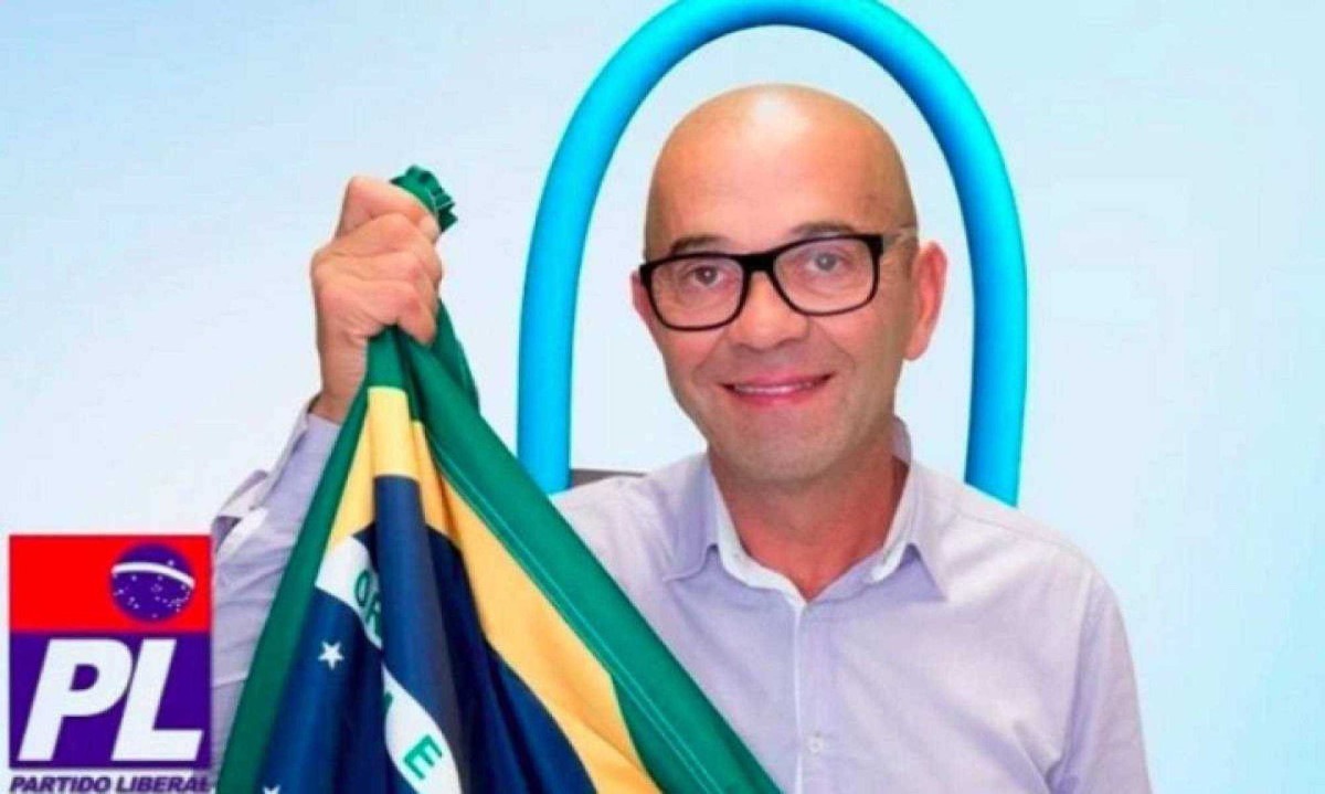 Conhecido como 'Tiü França', Francisco Wanderley Luiz concorreu ao cargo de vereador pelo partido PL nas eleições municipais de Santa Catarina em 2020, mas não conseguiu se eleger

 -  (crédito: Reprodução)