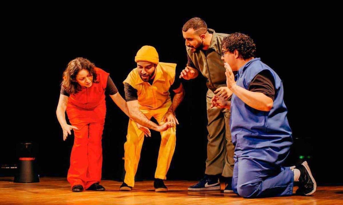 Sem texto e ensaio, atores terão de criar na hora cenas para 17 "partidas" da Copa de Improvisação Teatral -  (crédito: Amanda Coimbra/divulgação)