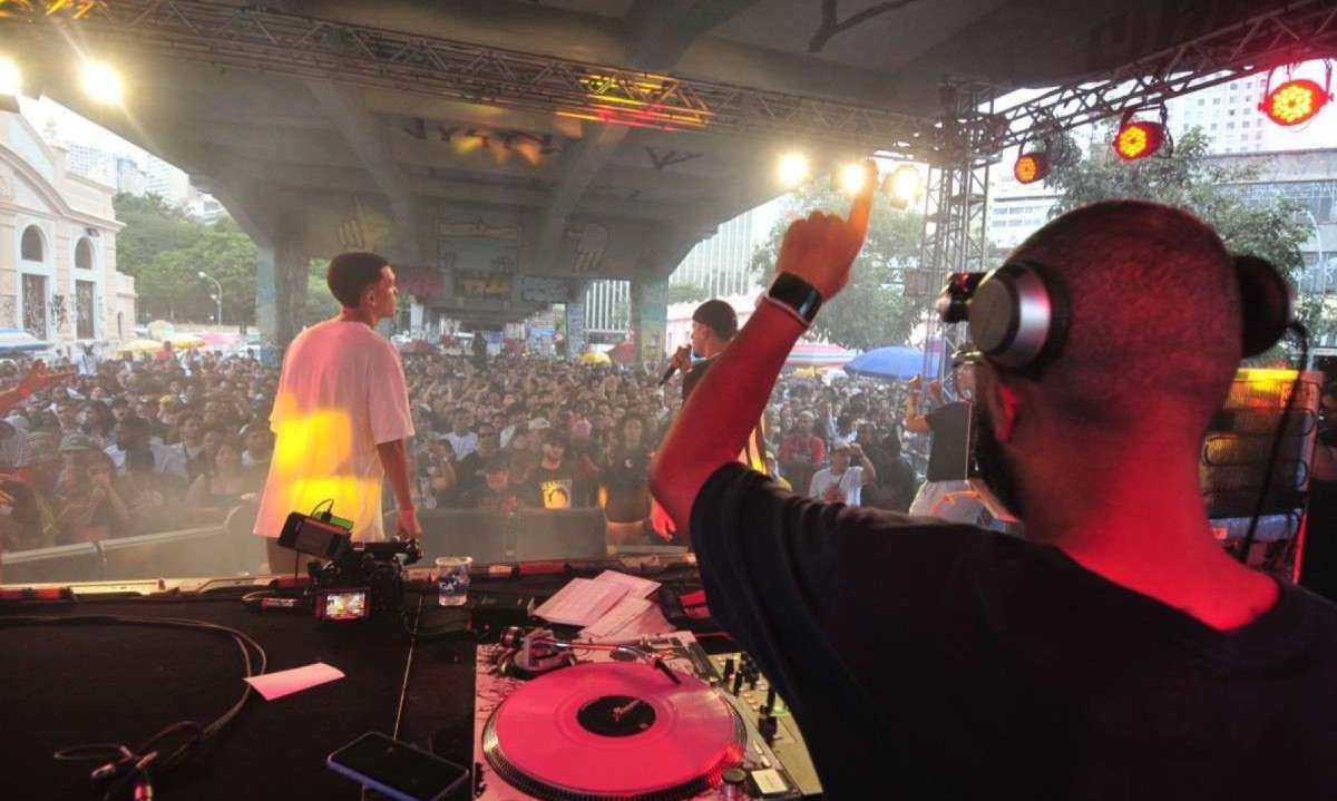 Viaduto Santa Tereza, "templo" do rap nacional, é o tradicional palco da batalha de rima promovida em BH desde 2012
 -  (crédito: Alexandre Guzanshe/EM/DA Press/20/8/2023)