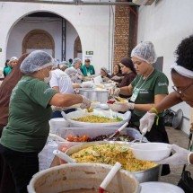 Dia Mundial dos Pobres: mais de mil refeições são distribuídas em BH - ArqBH/Divulgação
