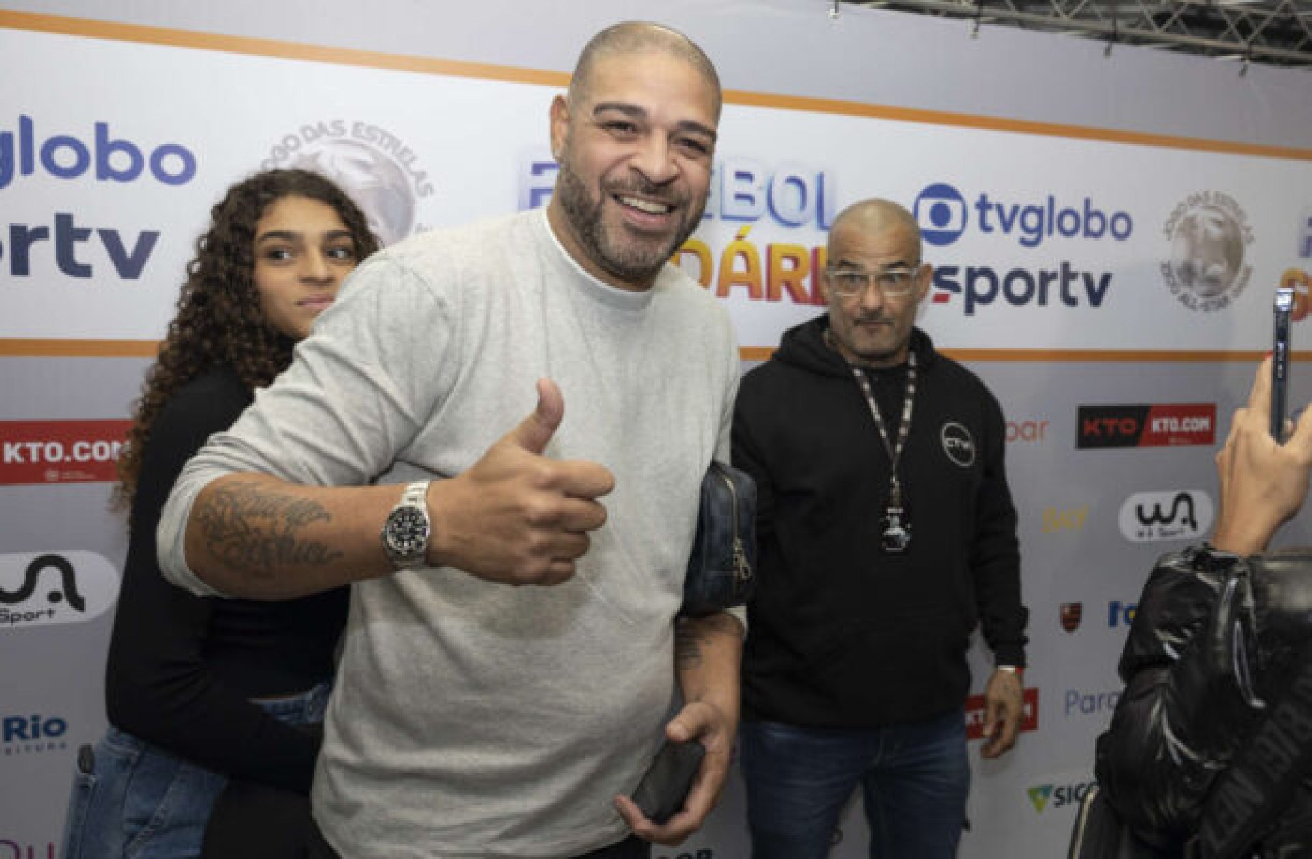 Adriano Imperador revela orgia e relembra barraco com Joana Machado
