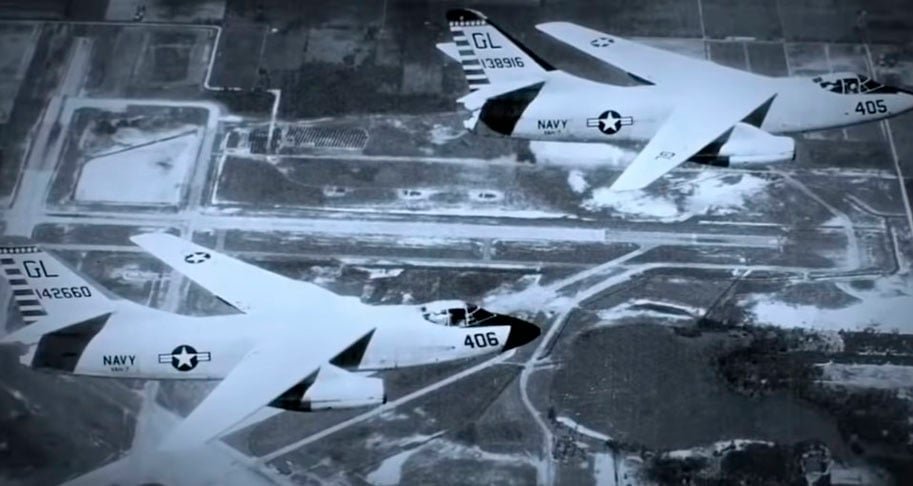 O avião Sky Warriors A3 era um bimotor usado pela Marinha. Ele comparou o ângulo da asa, a fuselagem e o trem de pouso. Este avião era o maior modelo lançado de porta-aviões da Marinha no pós-guerra. Registros apontam que um avião desse tipo caiu em 1960 na região. 