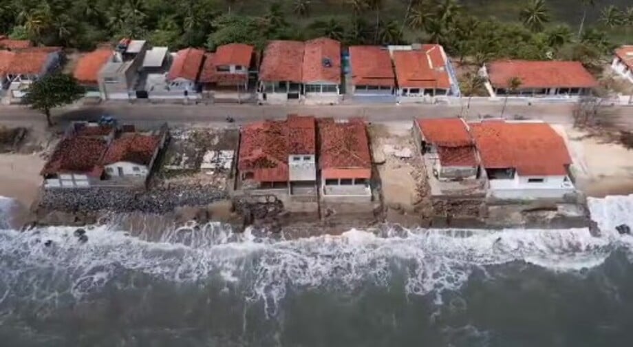 Erosão costeira: avanço do mar faz cidade da Paraíba decretar emergência - Reprodução