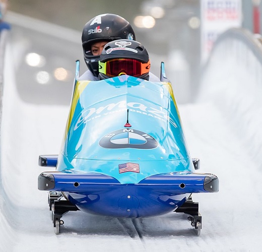 Lake Placid, Nova York - Esportes: Esqui, bobsled, trilhas - Descrição: Local dos Jogos Olímpicos de Inverno de 1980, Lake Placid é ideal para esqui e bobsled no inverno, e trilhas no verão, com paisagens montanhosas deslumbrantes - Melhor época: Inverno (dezembro-março) para esportes de inverno, verão (junho-setembro) para trilhas