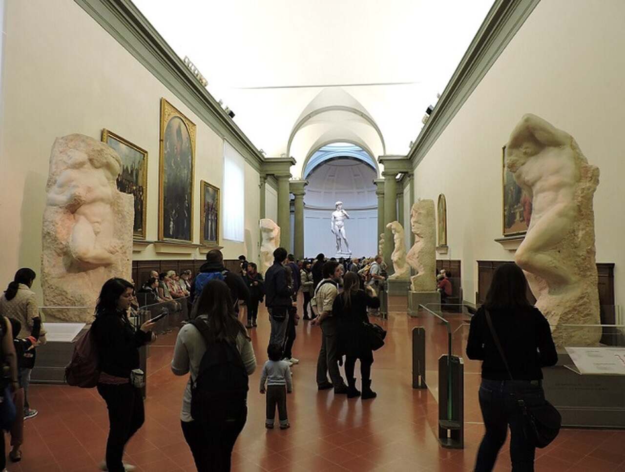 Galleria dell'Accademia (1784): Museu conhecido por abrigar o original David de Michelangelo, além de outras obras de arte renascentistas