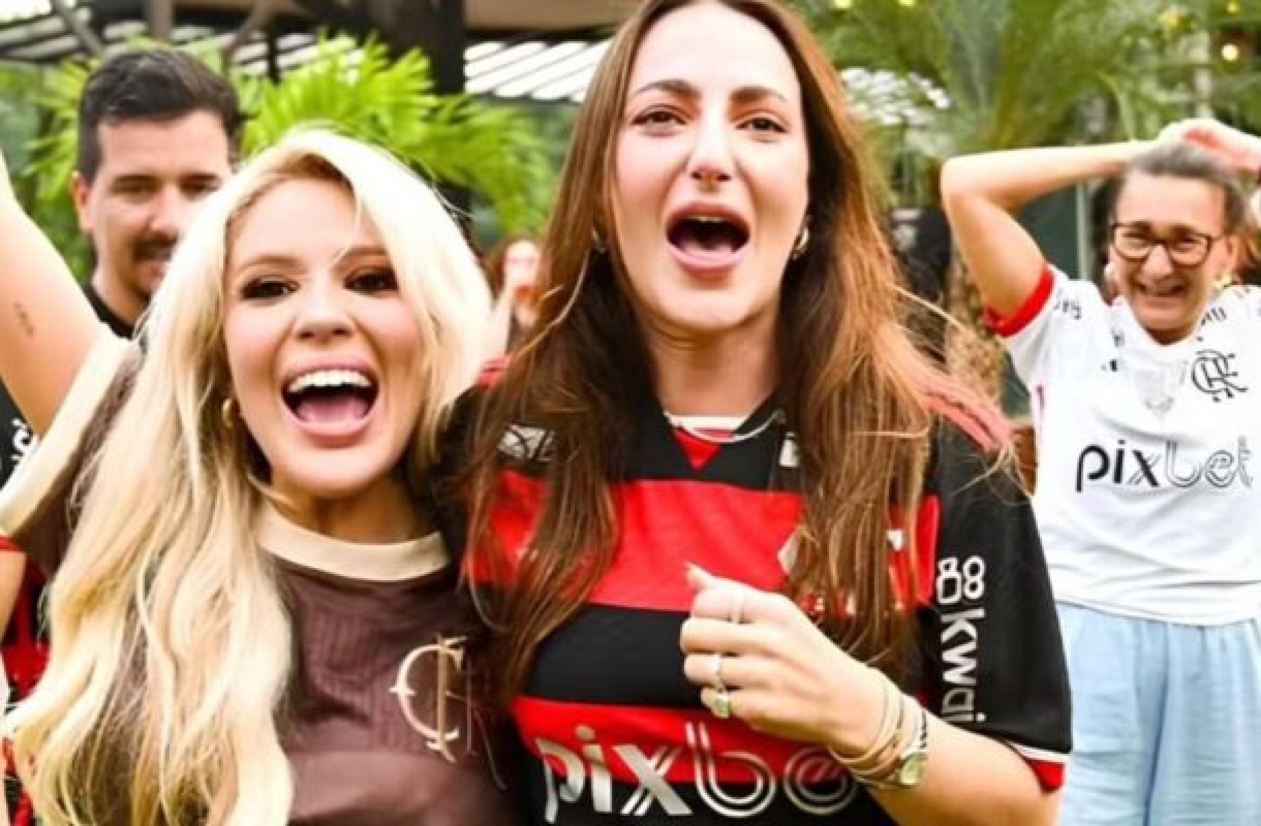 Karoline Lima inaugura ‘nova formação’ de ”bonde das esposas” no Flamengo