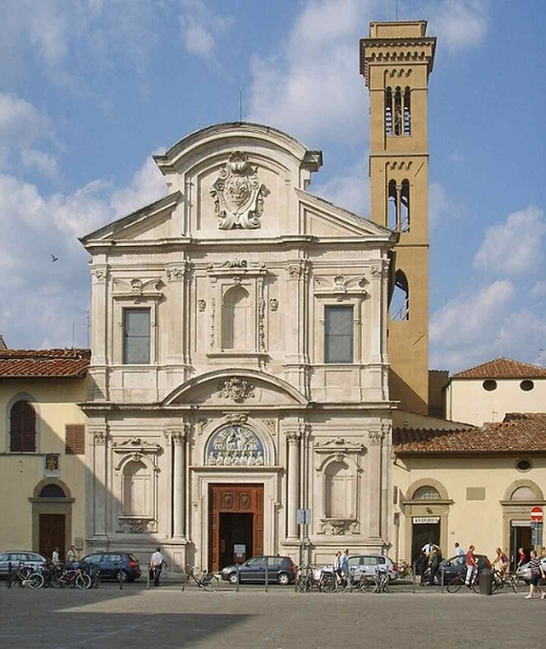 Ognissanti (século XIII): Igreja e convento famosa por afrescos de Botticelli e Ghirlandaio, além do túmulo de Botticelli