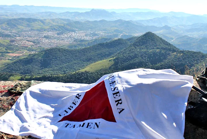 MINAS GERAIS - O nome se deve às numerosas minas de metais preciosos descobertas por bandeirantes.