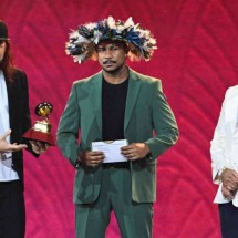 Sem prêmios, Brasil chama atenção no Grammy Latino com protesto indígena - CHANDAN KHANNA/AFP