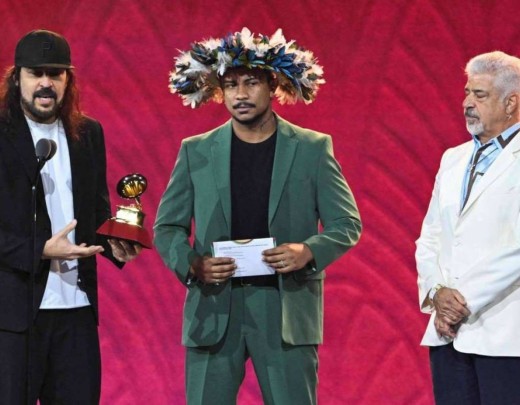 Gabriel, o Pensador, Xamã e Lulu Santos no Grammy Latino, em Miami -  (crédito: CHANDAN KHANNA/AFP)