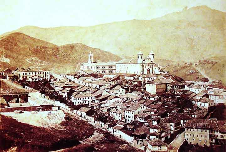 Ouro Preto foi o epicentro do ciclo do ouro no Brasil. Durante o século XVIII, a cidade floresceu devido à mineração, e muitas construções da época foram mantidas até hoje. A cidade é Patrimônio Mundial da UNESCO.