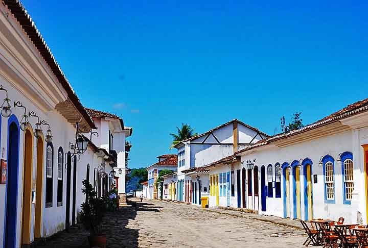 PARATY (RJ) - O centro histórico de Paraty é famoso por suas ruas de paralelepípedos, com casas coloniais de fachadas simples e coloridas.